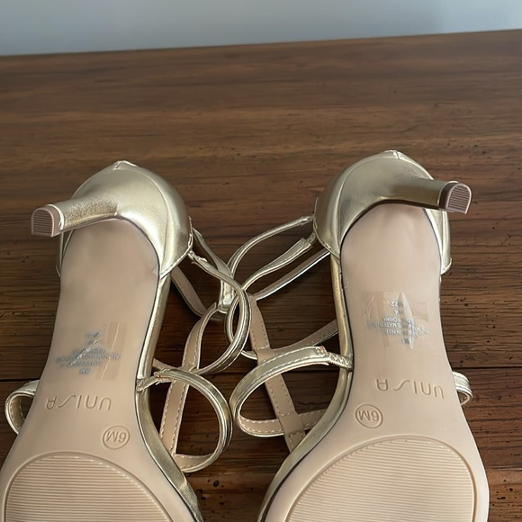 Unisa Gold Ankle Strap Heels Size 6 - Picture 7 of 10